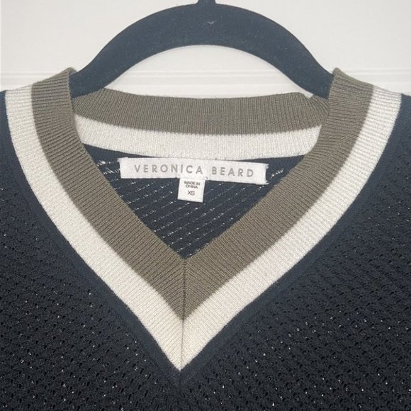 VERONICA Beard V-neck Mesh Pullover with pleated back size XS - Picture 4 of 14